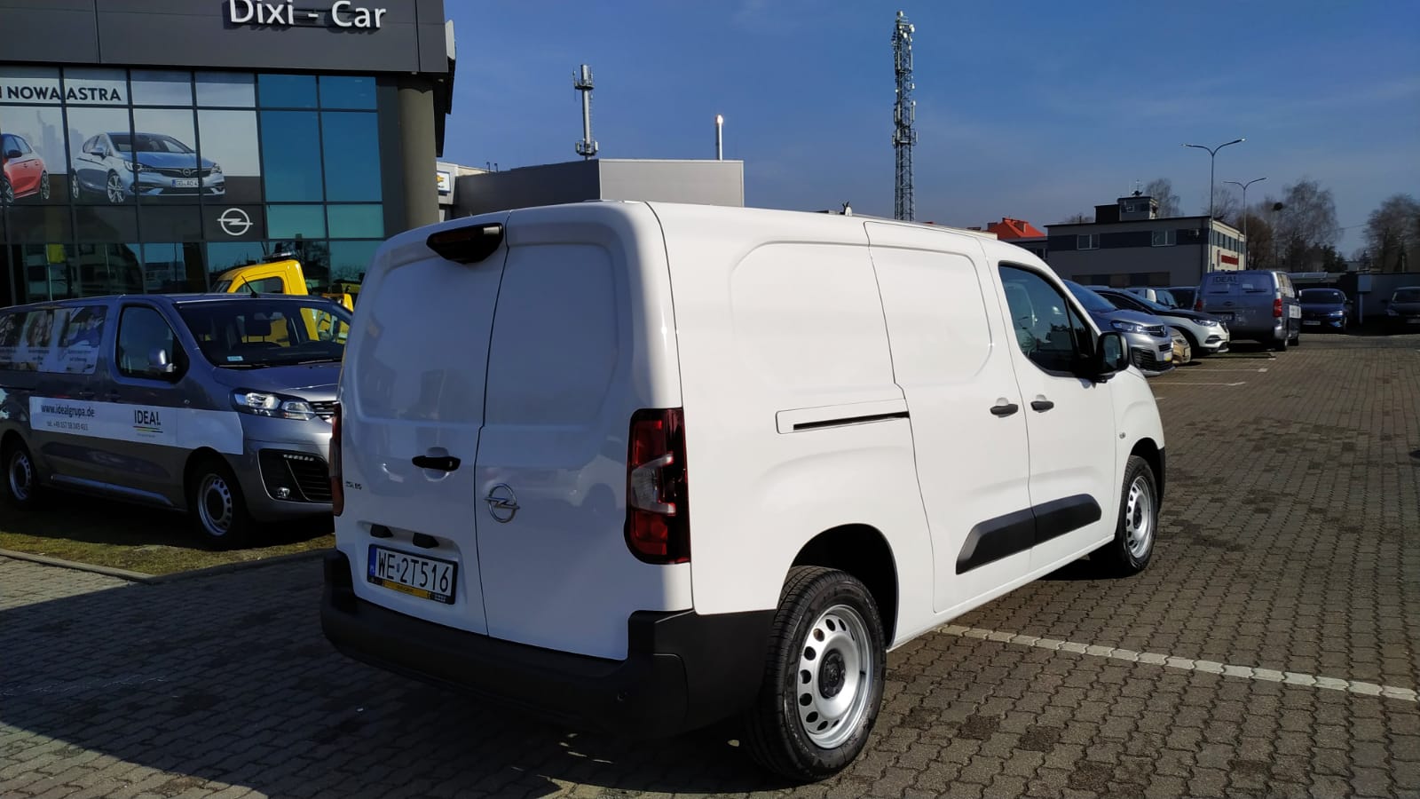 Opel Combo Cargo XL wydłużony, tylne drzwi nieprzeszklone